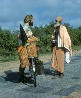 Idhuna knew quickly the difference between a holy man and a beggar