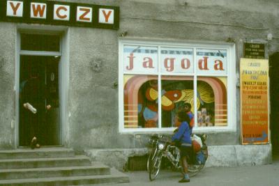 Fernando waiting outside the shop was very often caressed by friendly drunken Poles