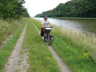 The narrow cycle paths may be slippery with rainy weather, but still good for cycling.