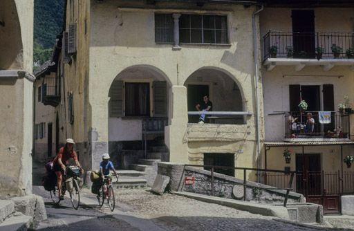 Italy: no traffic in the narrow streets looking for icecream
