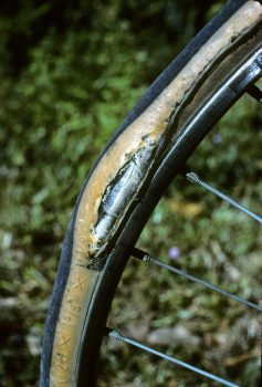 The tyres wore too quickly and sometimes spoiled a little our happy journey