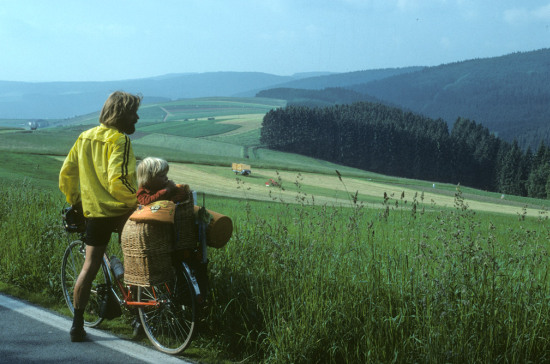 Small children do enjoy views in the mountains