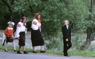 We didn't expect traditional costumes anymore, they resembled the ones we saw in 1972 in Northern Rumania very much