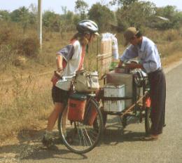 The icecream vender had motortroubles, lucky for us so we had an icecream in the middle of nowhere