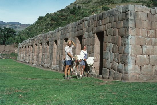 One of the many Incaic remnants, walls built without cement and earthquake-proof, because of their perfect fit