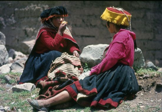 The indians in Peru had still a big variety of costumes
